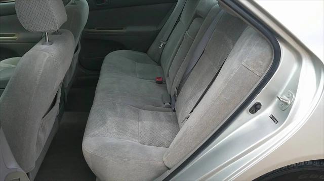 2004 Toyota Camry LE