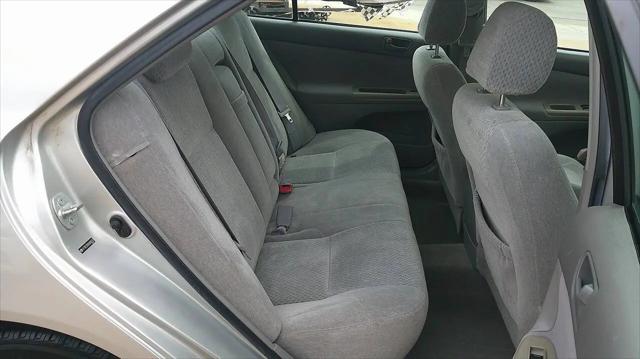 2004 Toyota Camry LE