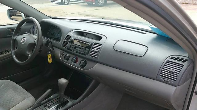 2004 Toyota Camry LE