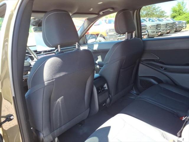 2026 Jeep Cherokee Laredo 4x4