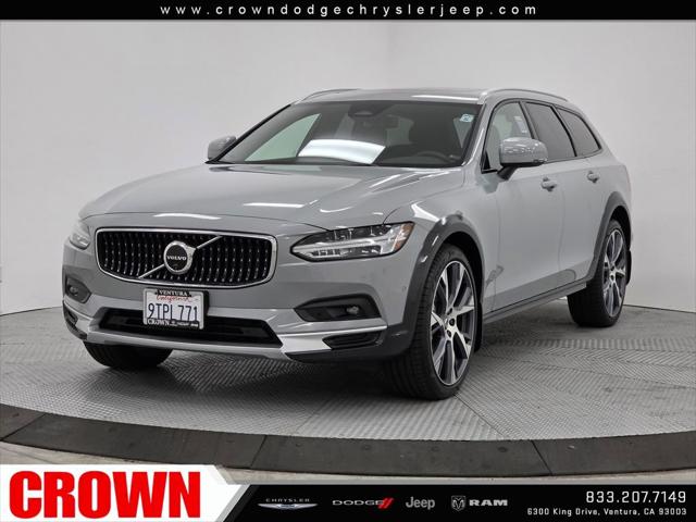 2025 Volvo V90 Cross Country Ultra, B6 AWD Gas (mild hybrid)