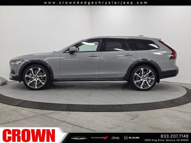2025 Volvo V90 Cross Country Ultra, B6 AWD Gas (mild hybrid)