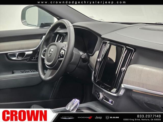 2025 Volvo V90 Cross Country Ultra, B6 AWD Gas (mild hybrid)