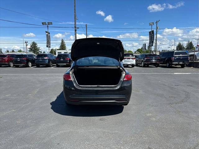 2016 Chrysler 200 LX