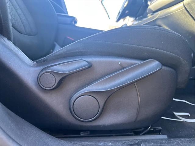 2016 Chrysler 200 LX