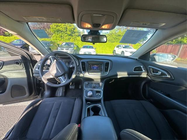 2016 Chrysler 200 LX