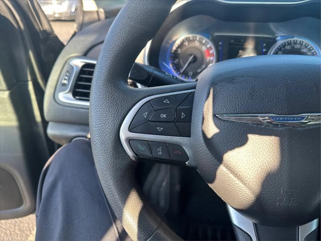 2016 Chrysler 200 LX