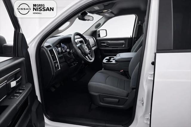 2024 Ram 1500 Classic Warlock Crew Cab 4x4 5'7" Box