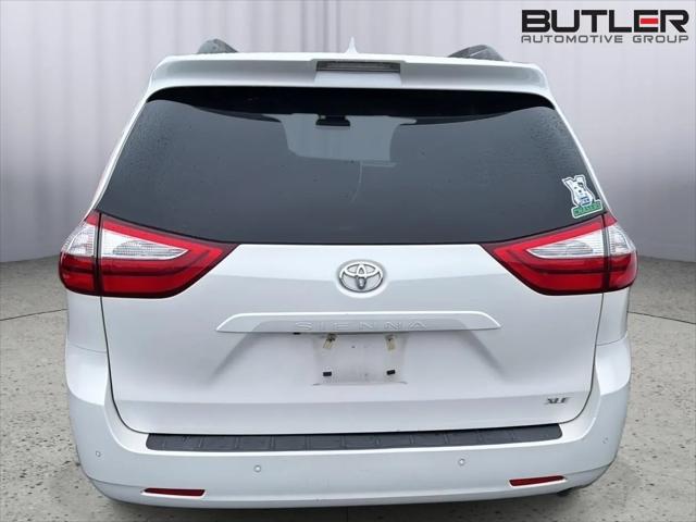 2019 Toyota Sienna XLE 8 Passenger