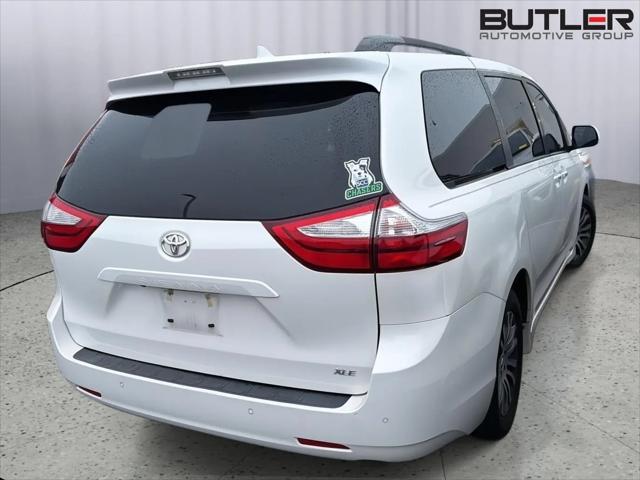 2019 Toyota Sienna XLE 8 Passenger