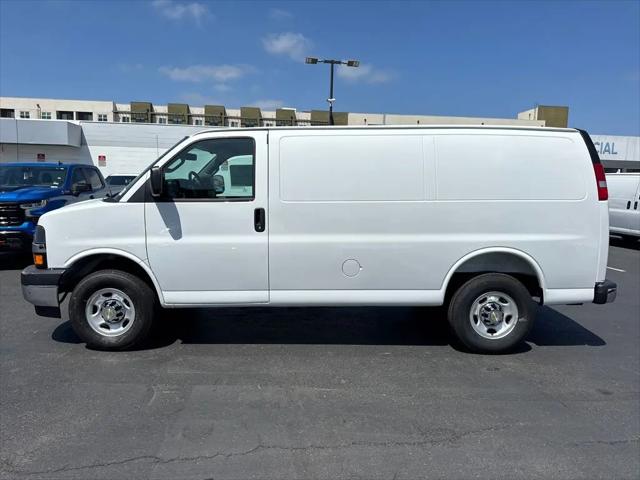 2026 Chevrolet Express Cargo Van 2500 Regular Wheelbase, WT, RWD