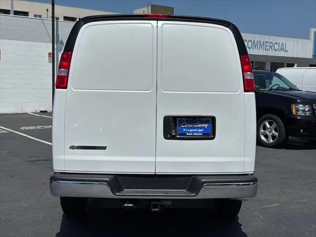 2026 Chevrolet Express Cargo Van 2500 Regular Wheelbase, WT, RWD