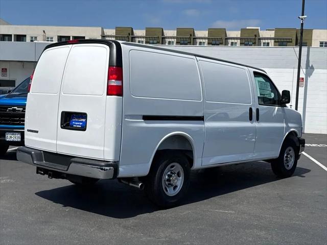 2026 Chevrolet Express Cargo Van 2500 Regular Wheelbase, WT, RWD