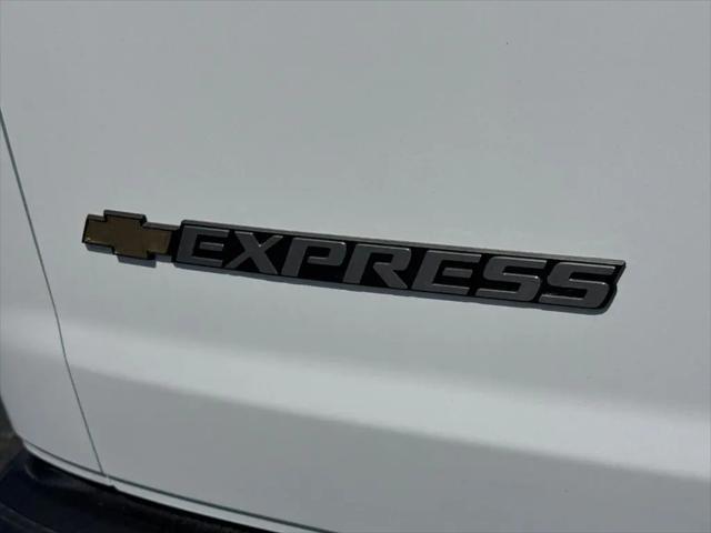 2026 Chevrolet Express Cargo Van 2500 Regular Wheelbase, WT, RWD