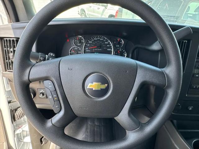 2026 Chevrolet Express Cargo Van 2500 Regular Wheelbase, WT, RWD