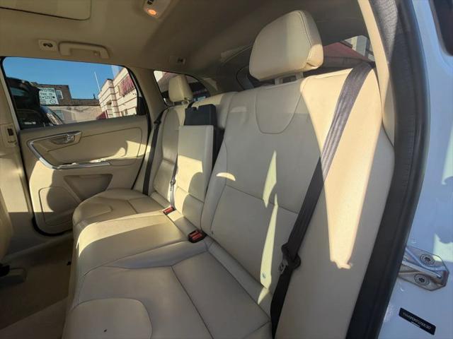 2016 Volvo XC60 T5 Drive-E Platinum