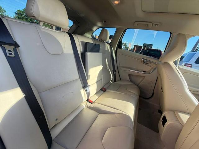 2016 Volvo XC60 T5 Drive-E Platinum
