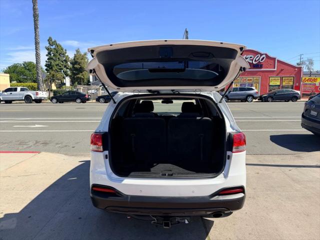 2016 Kia Sorento 3.3L LX