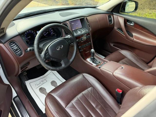 2016 INFINITI QX50 Base