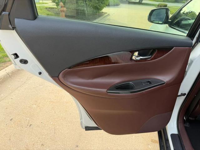 2016 INFINITI QX50 Base
