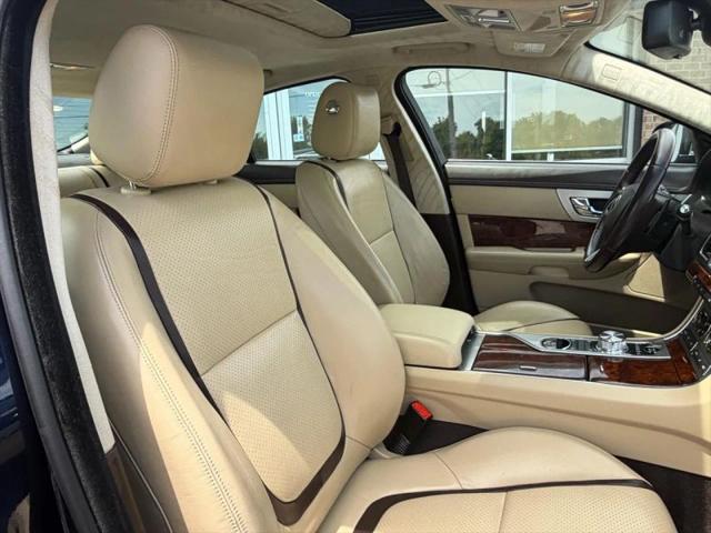 2015 Jaguar XF 3.0 Sport