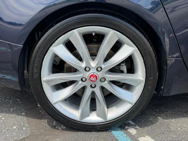 2015 Jaguar XF 3.0 Sport