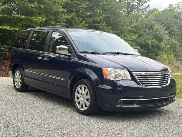2012 Chrysler Town & Country Touring-L