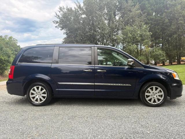 2012 Chrysler Town & Country Touring-L