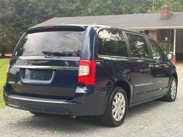 2012 Chrysler Town & Country Touring-L