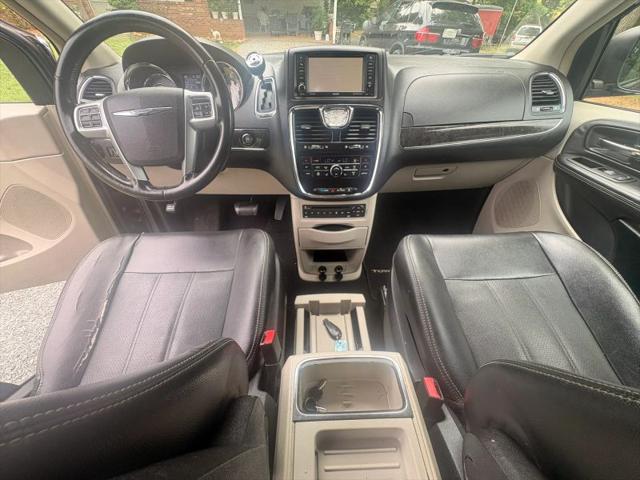 2012 Chrysler Town & Country Touring-L