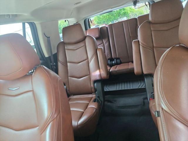 2016 Cadillac Escalade Luxury Collection