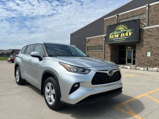 2020 Toyota Highlander LE for sale in Fargo, ND