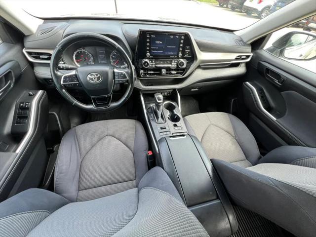 2020 Toyota Highlander LE