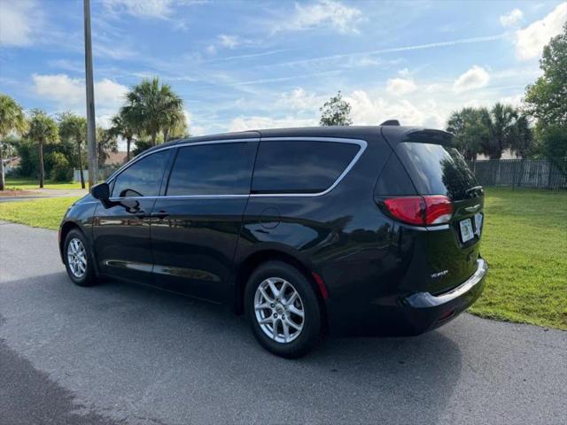 2022 Chrysler Voyager LX