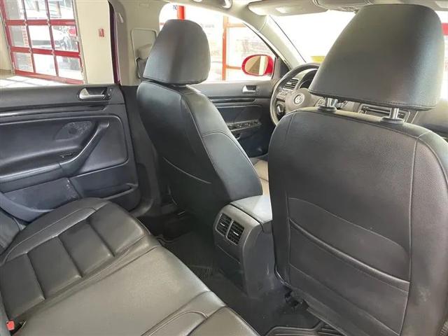 2011 Volkswagen Jetta SportWagen 2.0L TDI