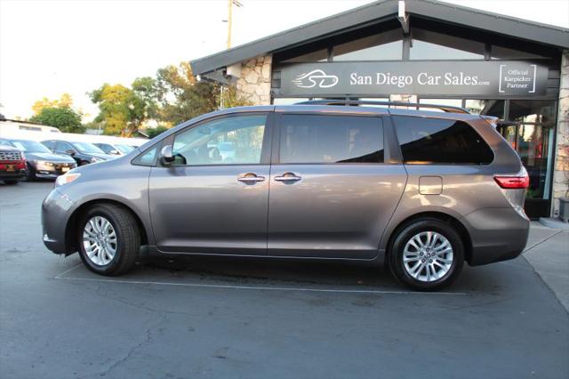 2015 Toyota Sienna XLE 8 Passenger