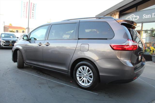 2015 Toyota Sienna XLE 8 Passenger