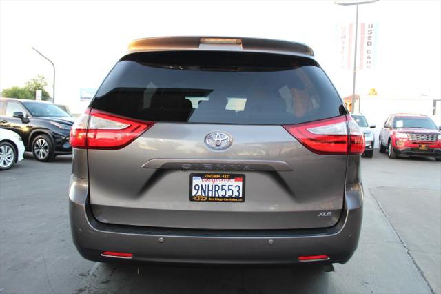 2015 Toyota Sienna XLE 8 Passenger
