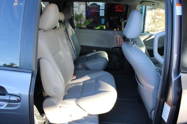 2015 Toyota Sienna XLE 8 Passenger