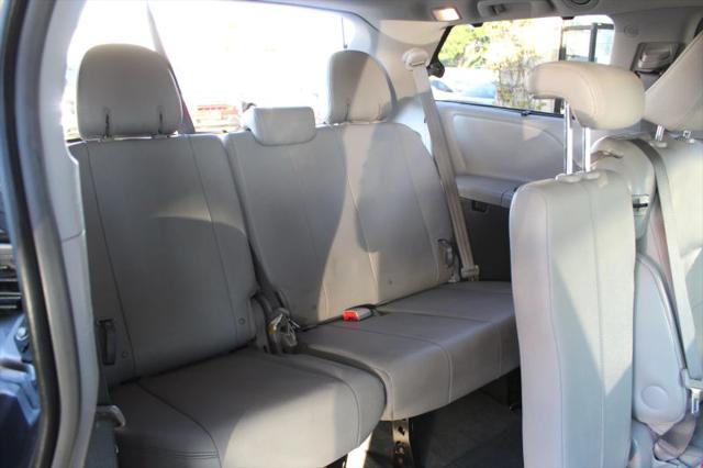 2015 Toyota Sienna XLE 8 Passenger