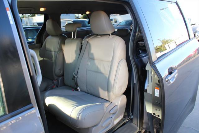 2015 Toyota Sienna XLE 8 Passenger