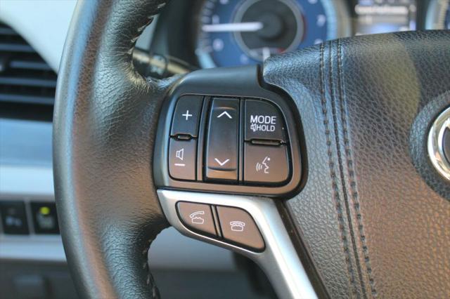 2015 Toyota Sienna XLE 8 Passenger