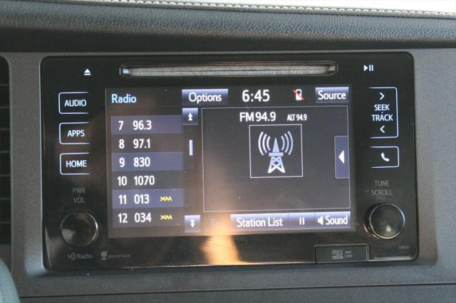 2015 Toyota Sienna XLE 8 Passenger