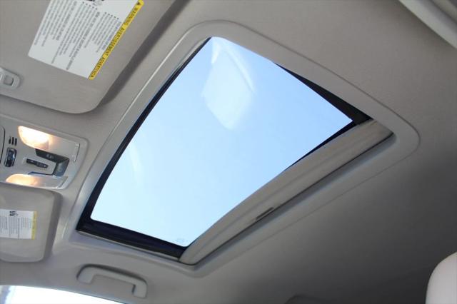 2015 Toyota Sienna XLE 8 Passenger
