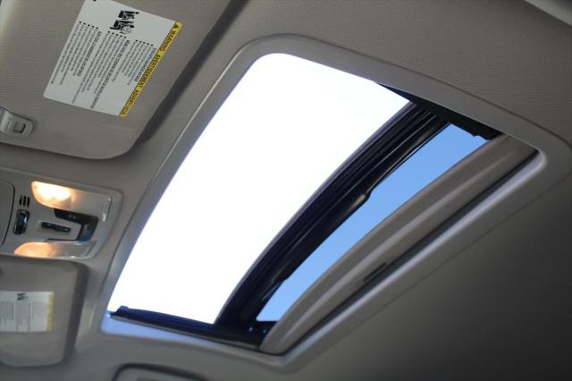 2015 Toyota Sienna XLE 8 Passenger