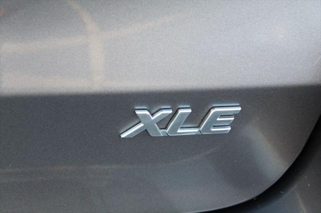 2015 Toyota Sienna XLE 8 Passenger