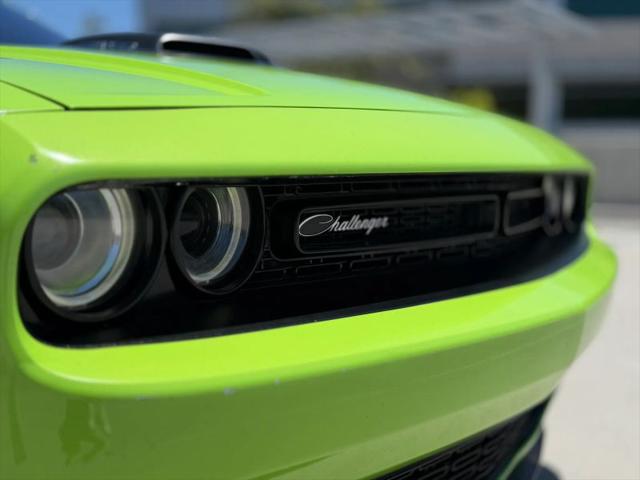 2015 Dodge Challenger R/T Shaker