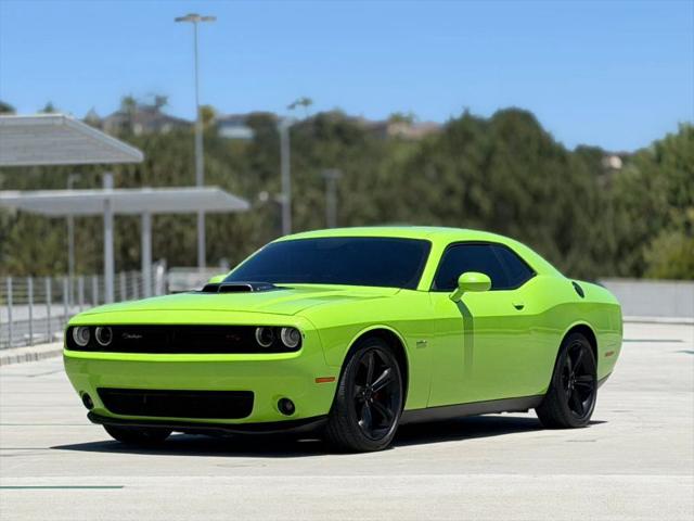 2015 Dodge Challenger R/T Shaker