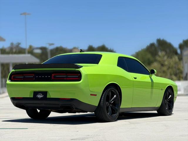 2015 Dodge Challenger R/T Shaker