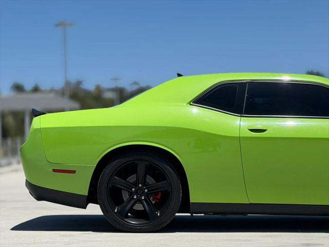 2015 Dodge Challenger R/T Shaker